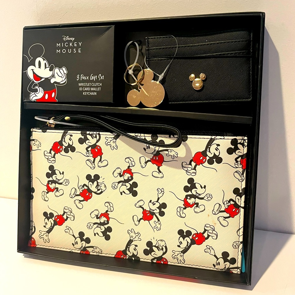 Mickey Mouse 3 piece gift-set Wristlet , Card Holder, and keychain in gift box